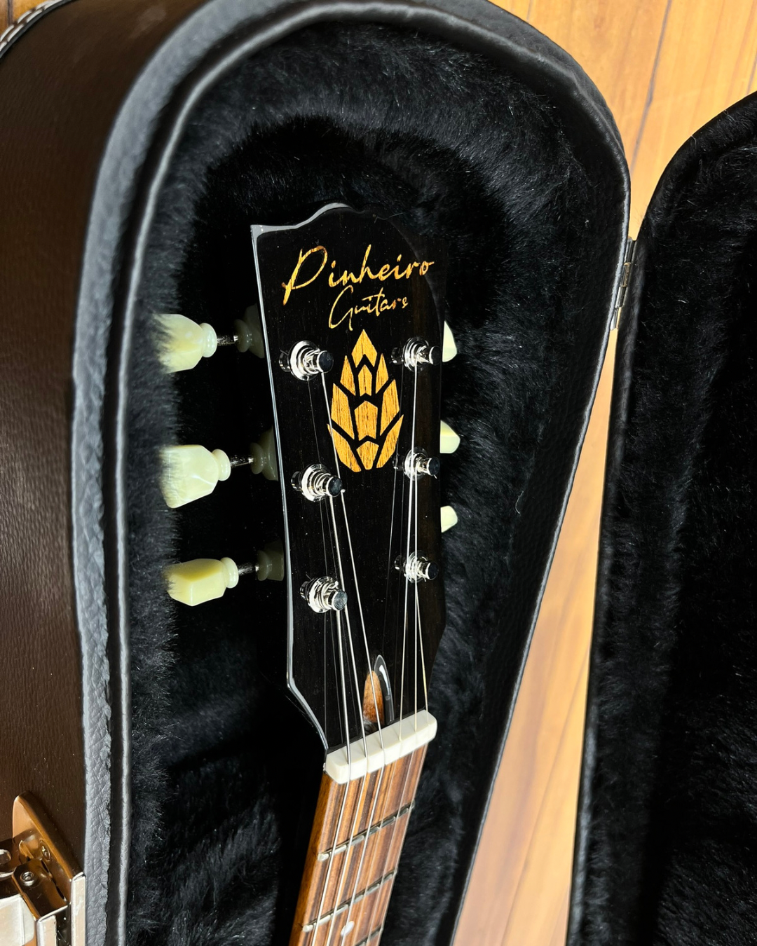 Guitarra Modelo Les Paul Jr - Pinheiro Guitars