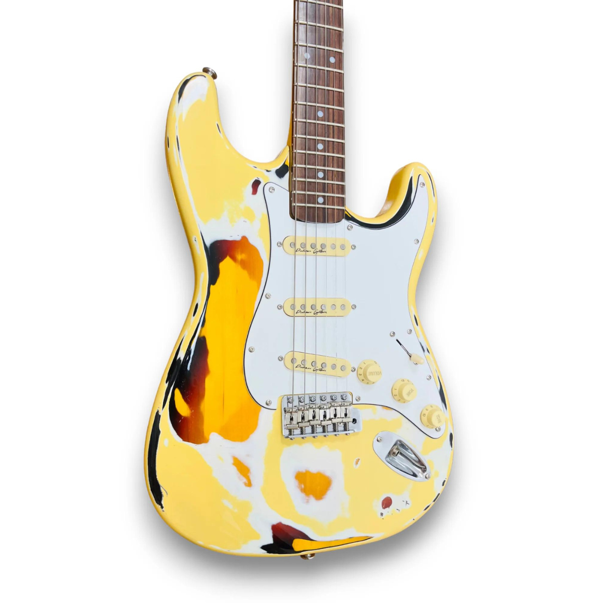 Guitarra Strato Heavy Relic Cream Pinheiro Guitars
