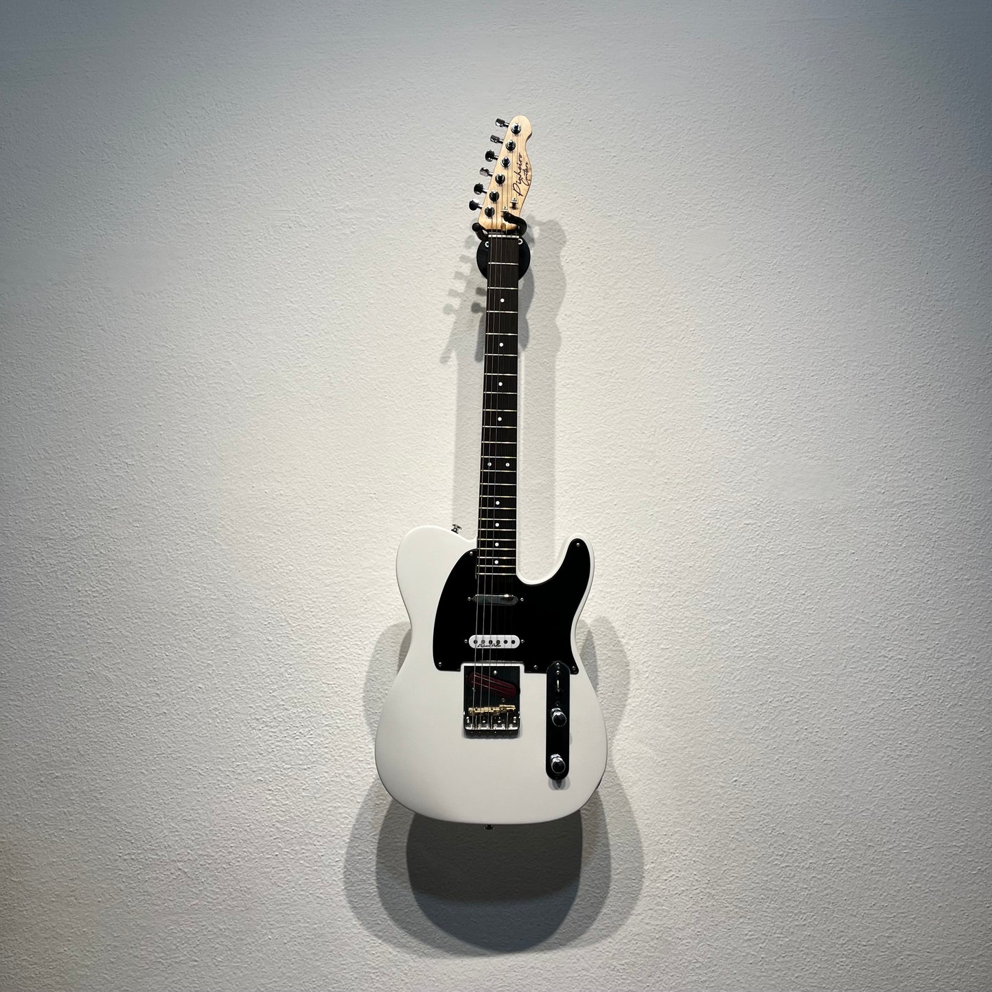 Guitarra Nashville Tele Pearl White Pinheiro Guitars - Semi Nova Revisada