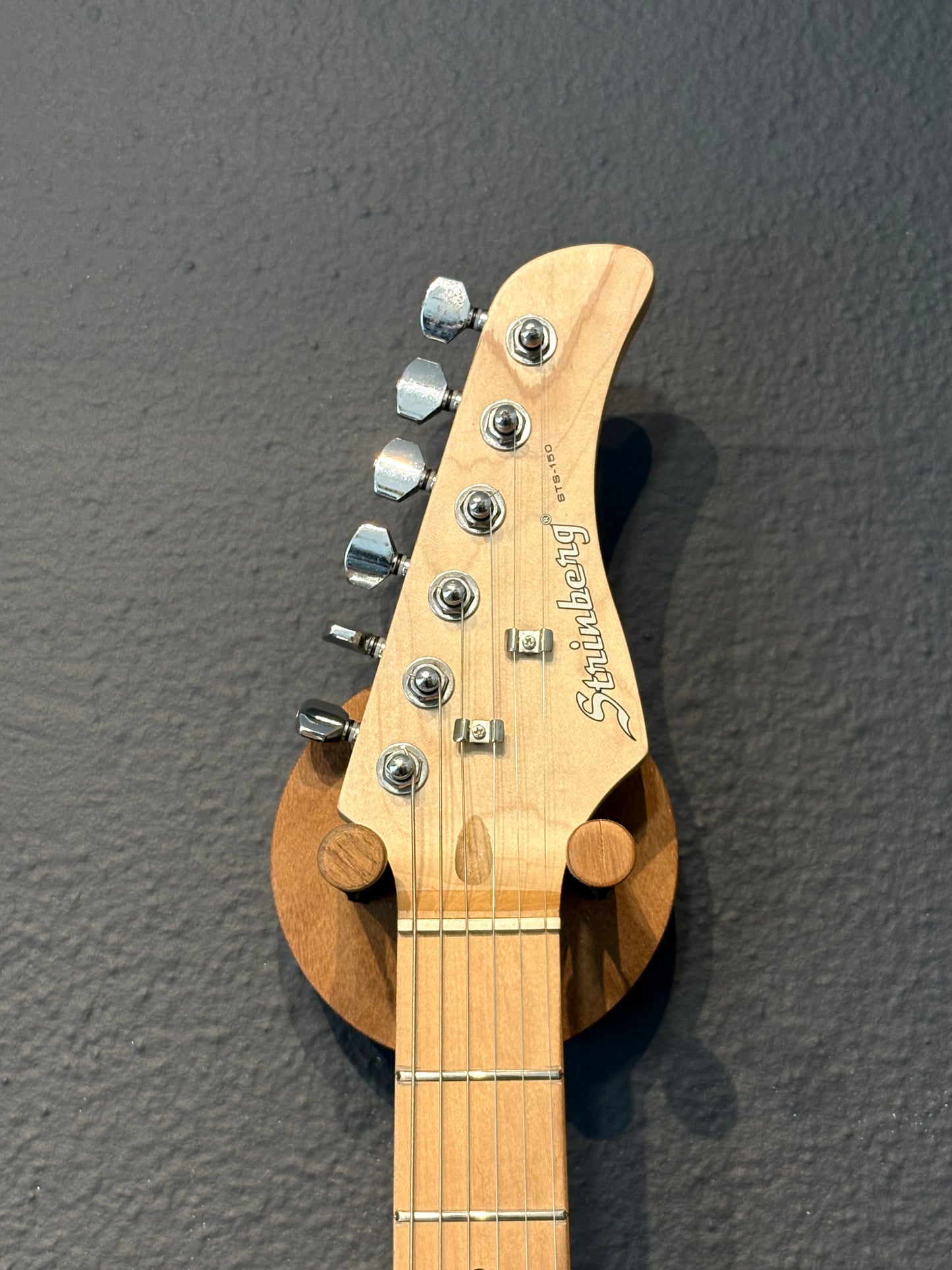 Strinberg Strato STS150 – Branco Sparkle + Mojo Noiseless Pinheiro Pickups