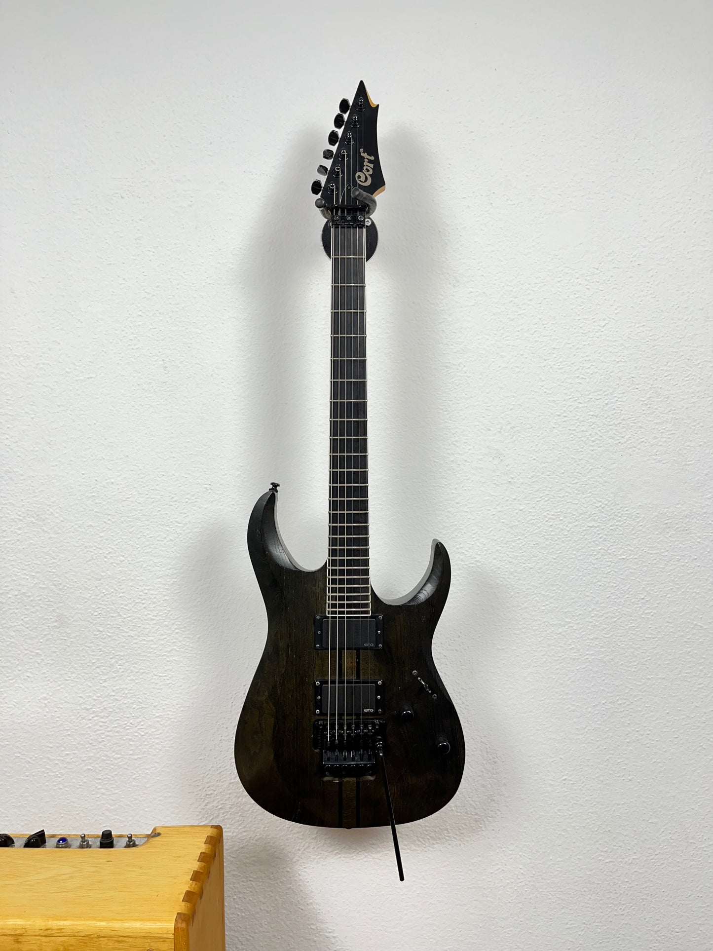 Guitarra Cort X500 Open Pore Trans Grey Floyd Rose EMG Neck Through - Semi Nova Revisada
