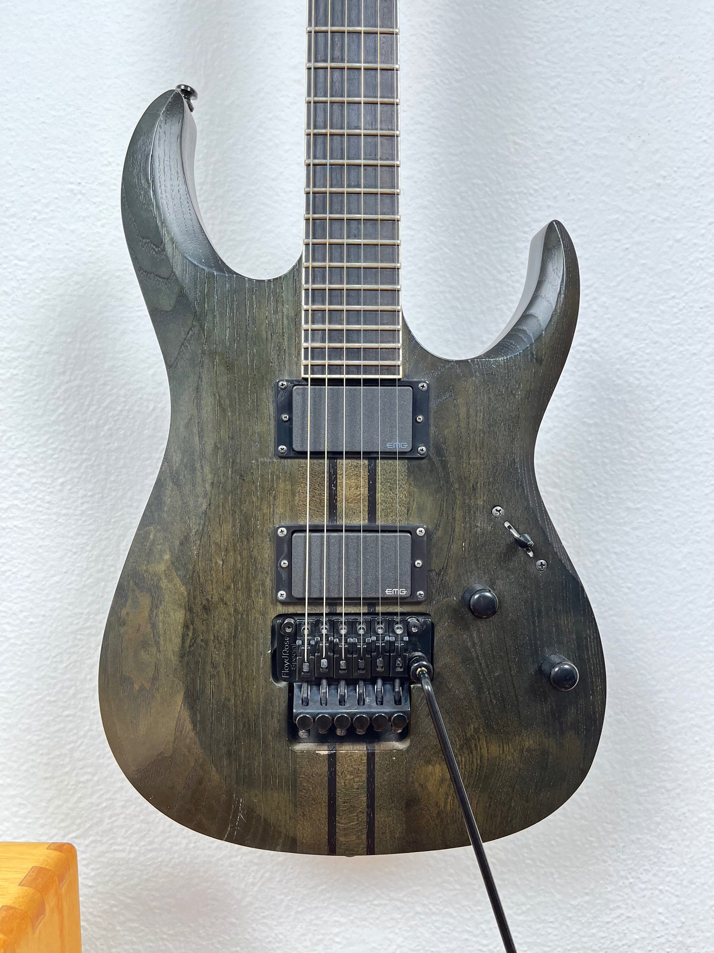 Guitarra Cort X500 Open Pore Trans Grey Floyd Rose EMG Neck Through - Semi Nova Revisada