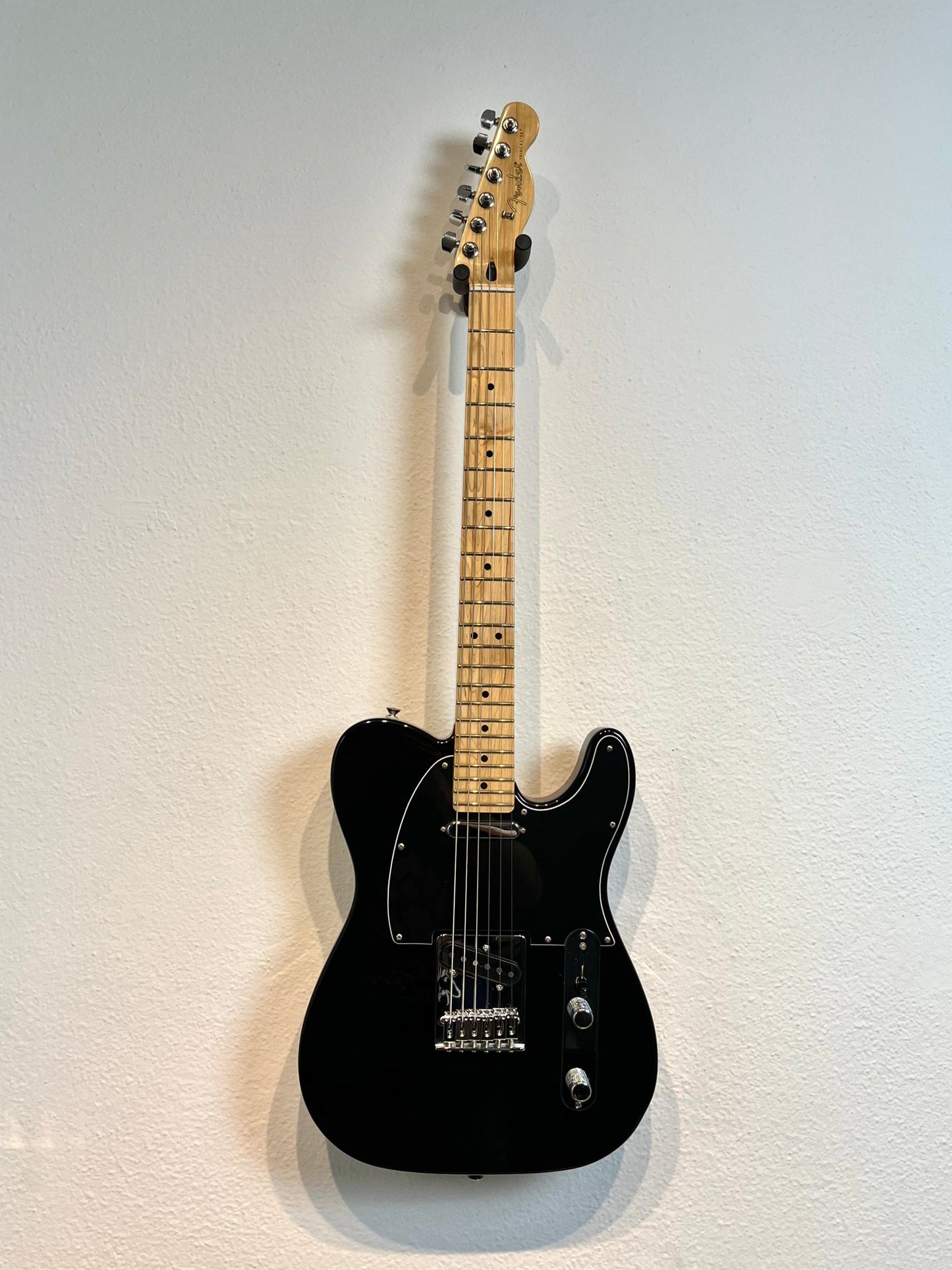 Guitarra Fender Player Telecaster – Black, Maple Fingerboard