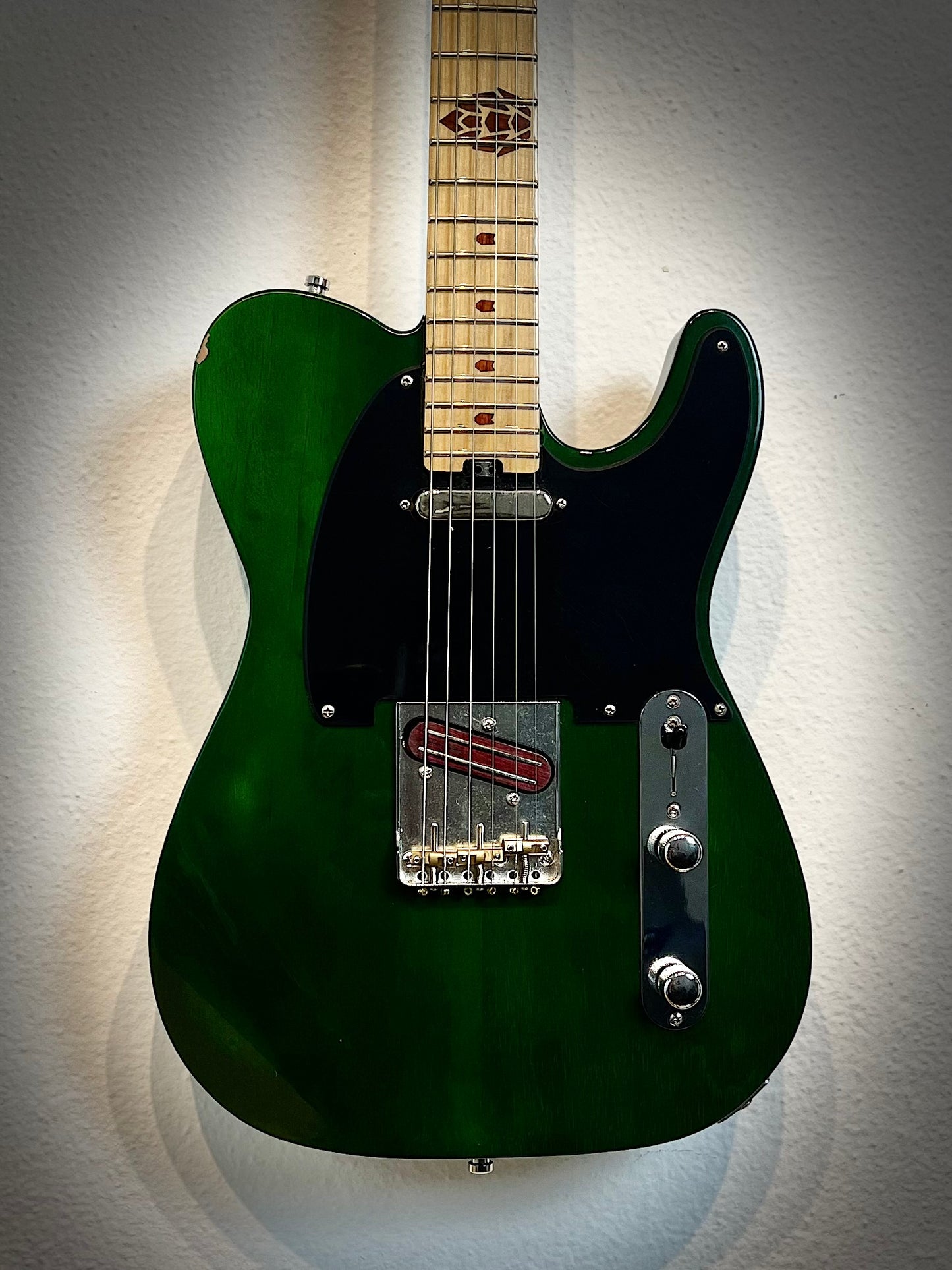 Guitarra Modern Tele Style Heavy Green – Usada Revisada – Pinheiro Guitars