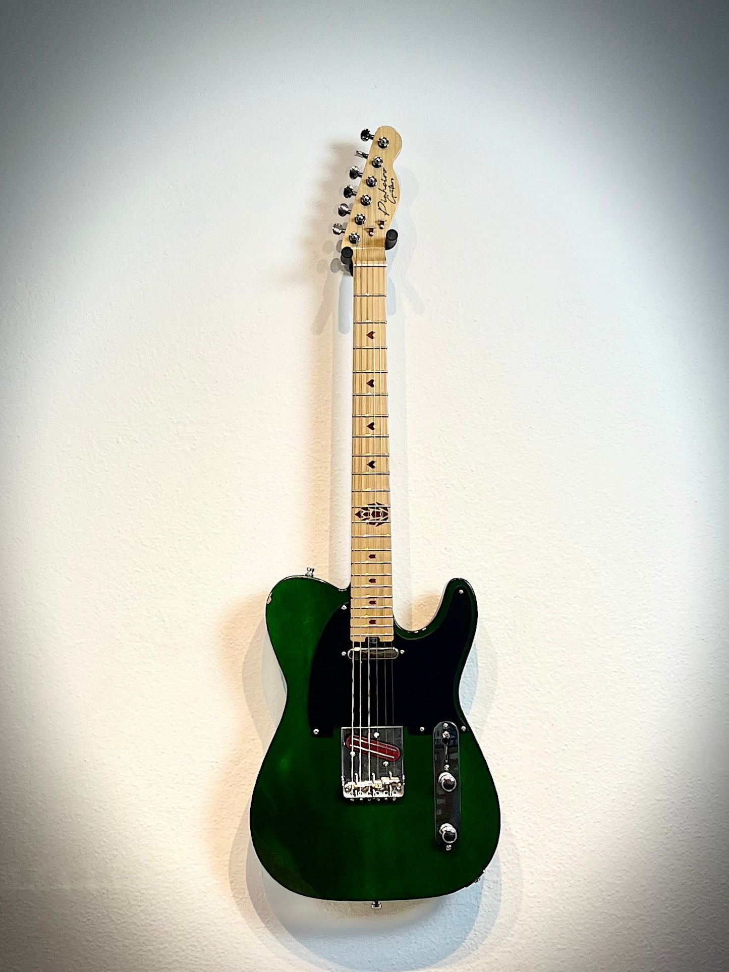 Guitarra Modern Tele Style Heavy Green – Usada Revisada – Pinheiro Guitars
