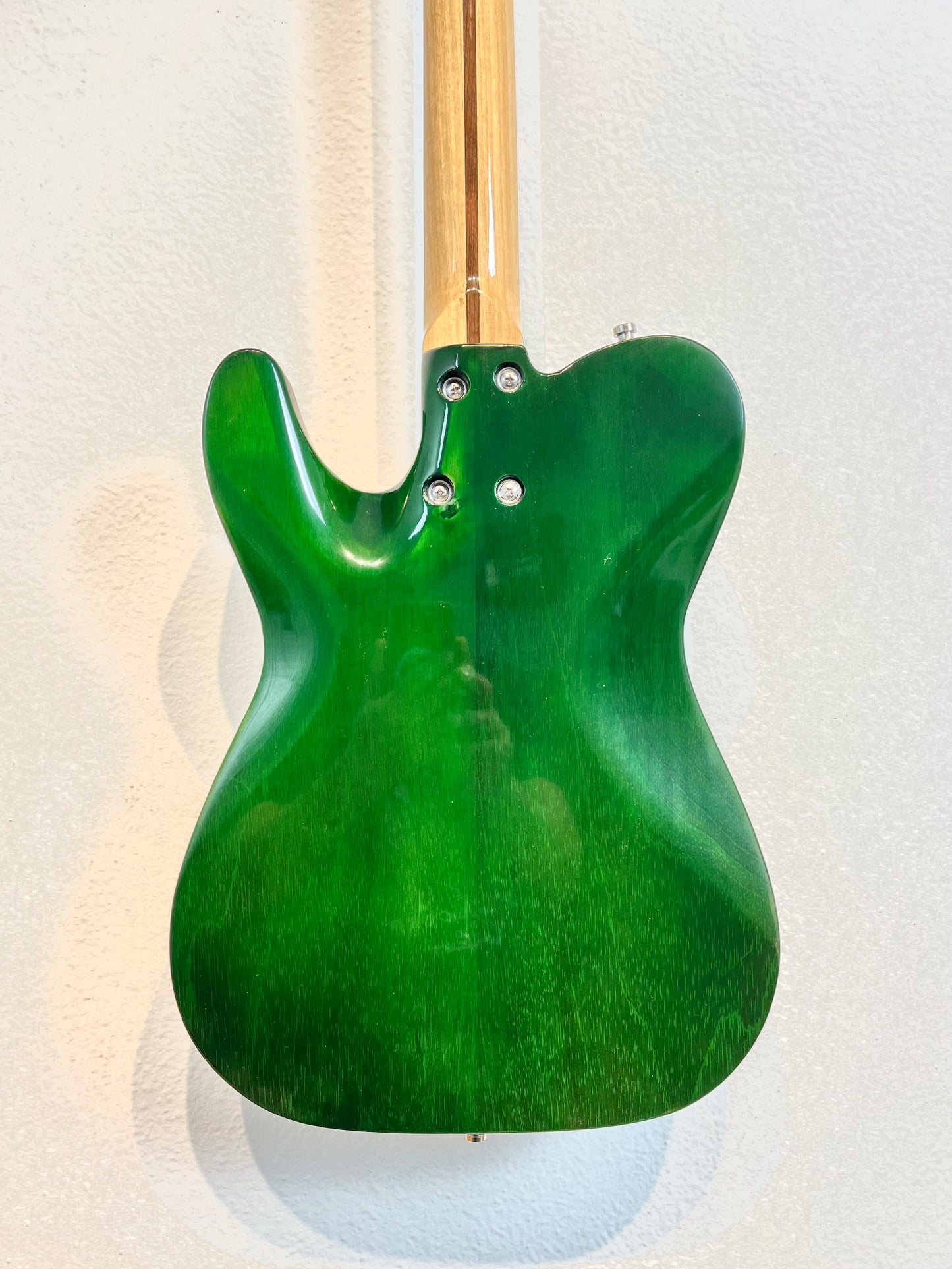 Guitarra Modern Tele Style Heavy Green – Usada Revisada – Pinheiro Guitars