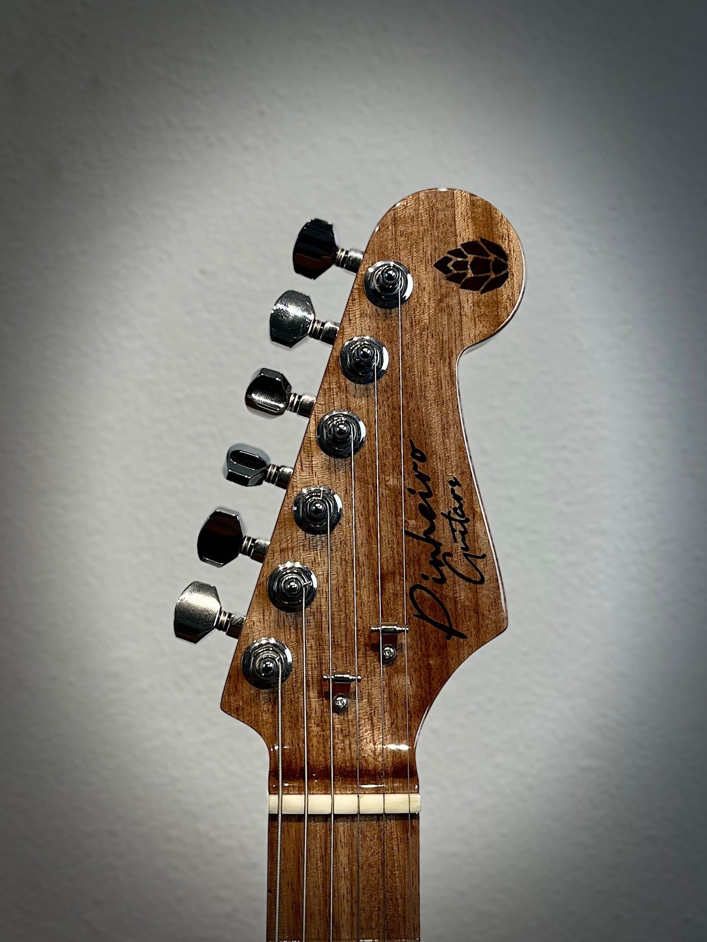 Guitarra Super Strato Glam Red Sparkle HH Split Custom - Pinheiro Guitars