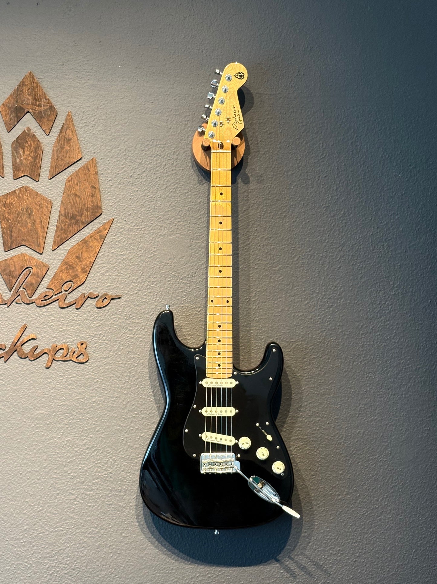 Guitarra Black Strat - Pinheiro Guitars - David Gilmour Inspired