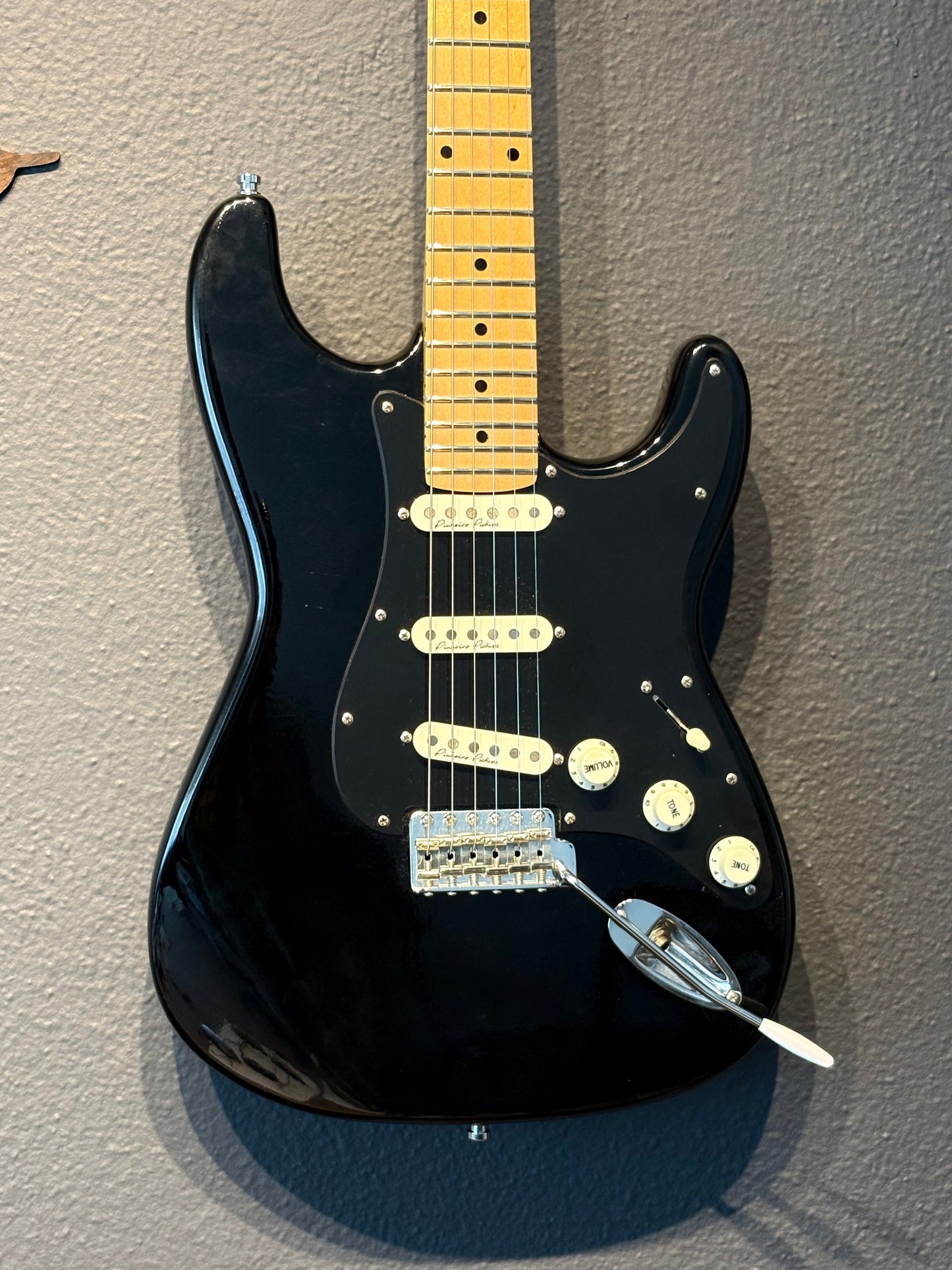 Guitarra Black Strat - Pinheiro Guitars - David Gilmour Inspired