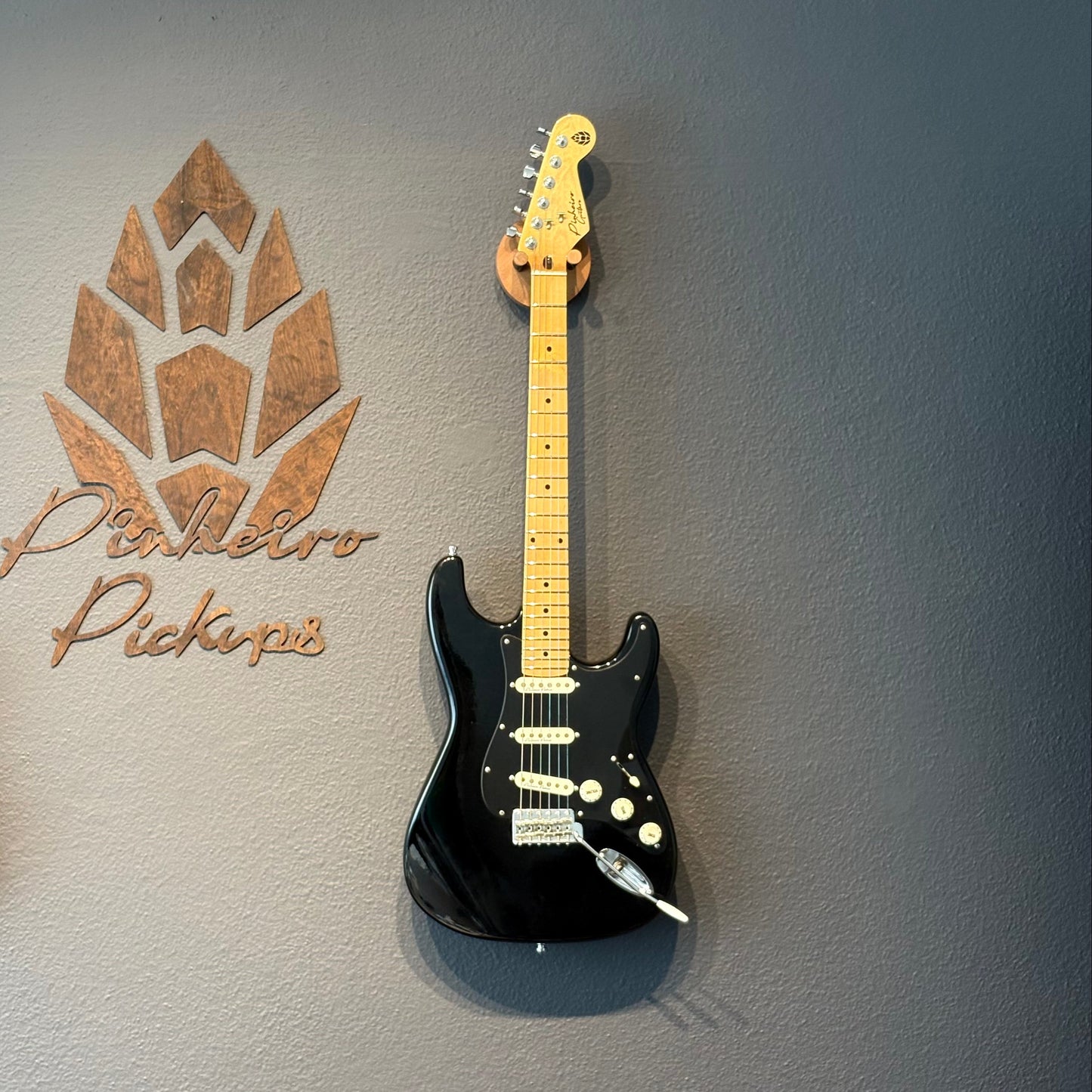 Guitarra Black Strat - Pinheiro Guitars - David Gilmour Inspired