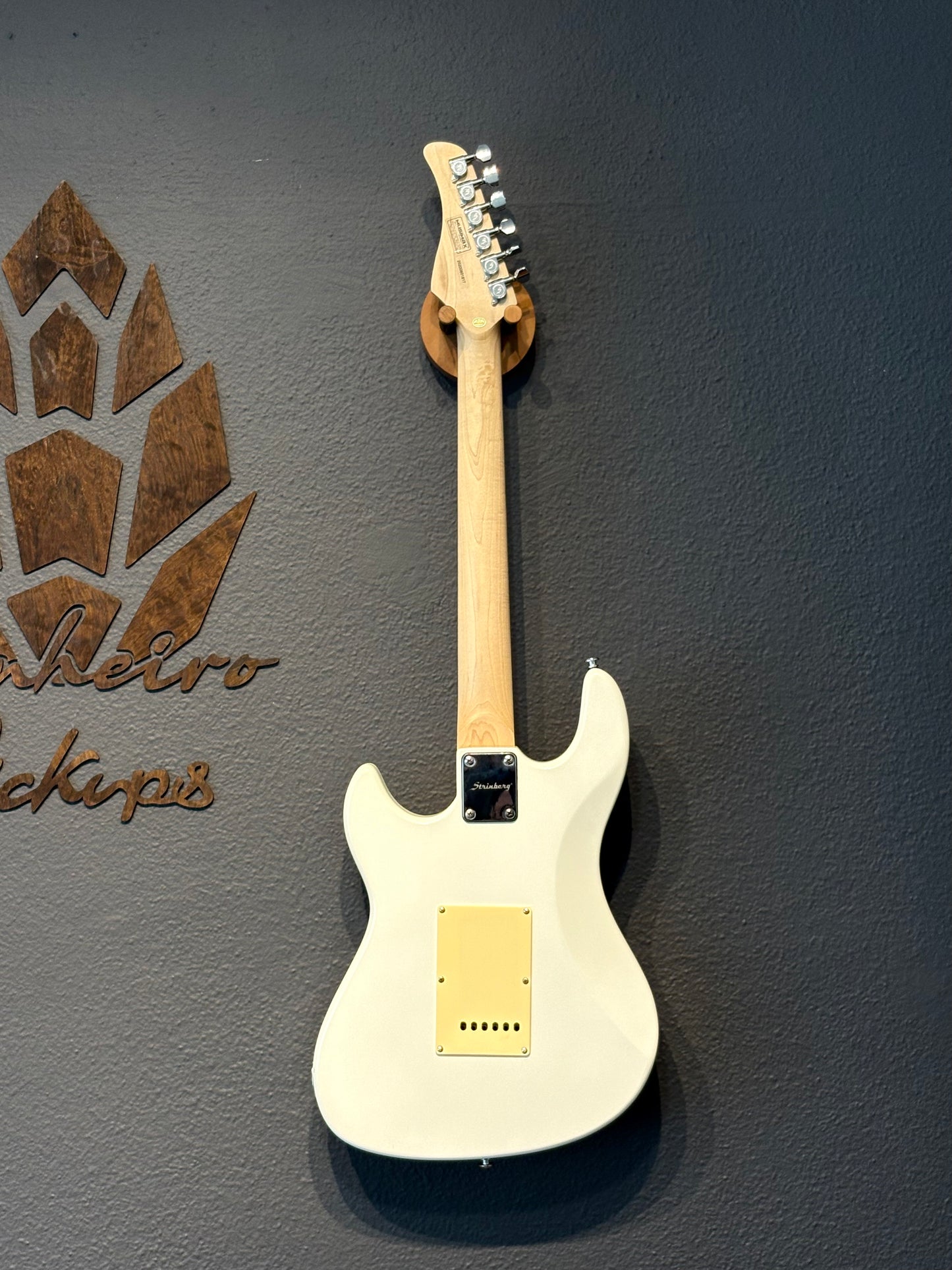 Strinberg Strato STS150 – Branco Sparkle + Mojo Noiseless Pinheiro Pickups