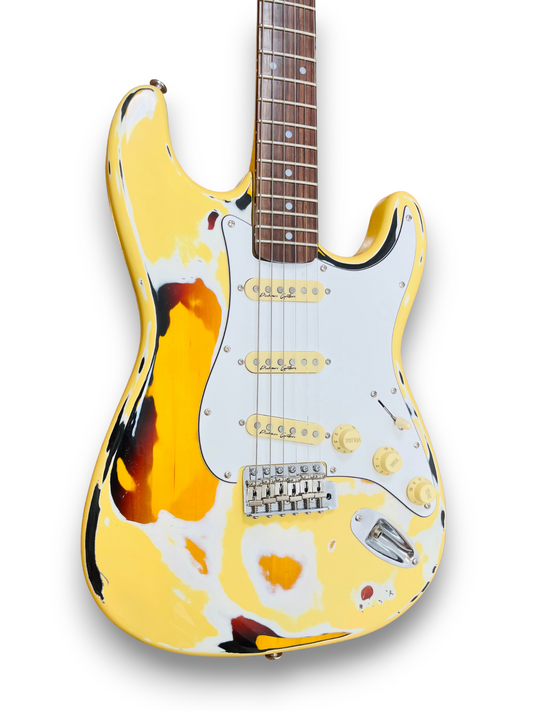 Guitarra Strato Heavy Relic Cream Pinheiro Guitars