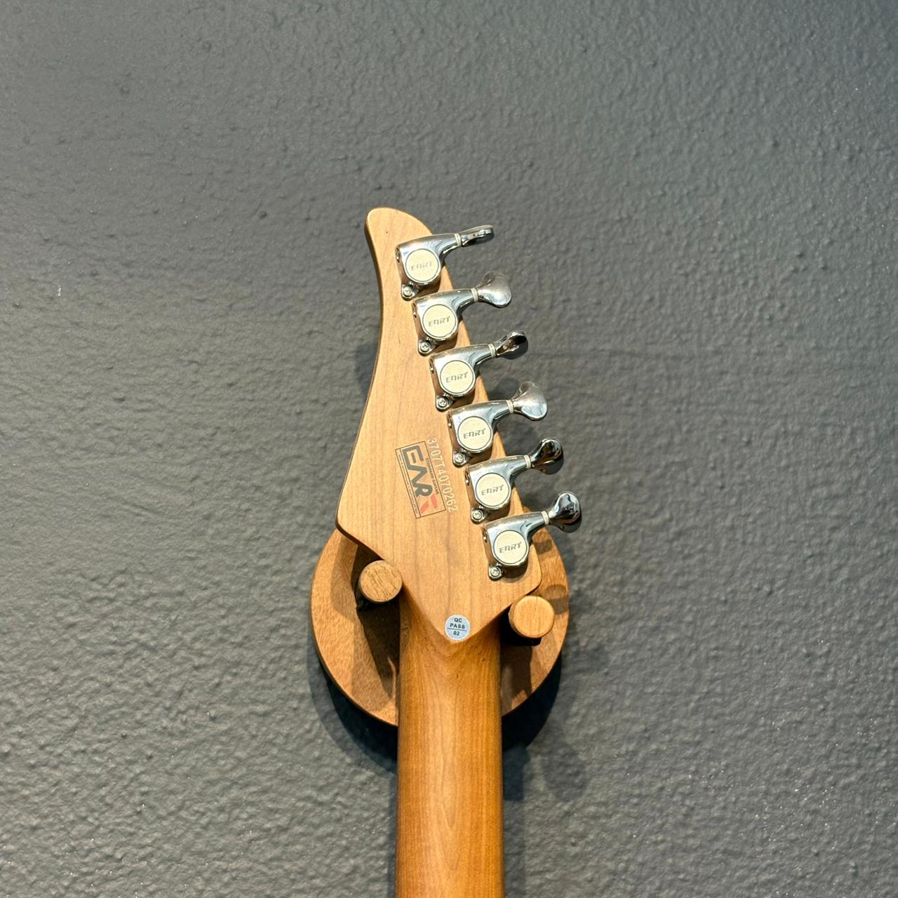 Guitarra EART Rosa HSS + Pinheiro Pickups Mateus Asato Style + Peacemaker