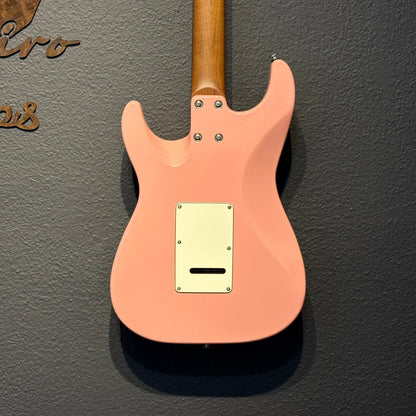 Guitarra EART Rosa HSS + Pinheiro Pickups Mateus Asato Style + Peacemaker