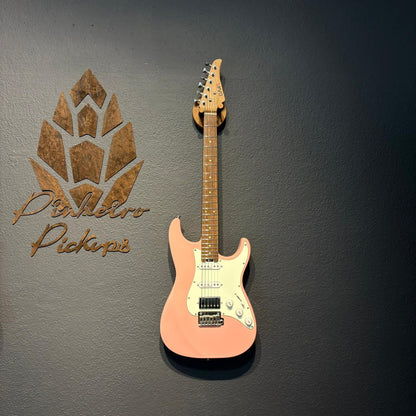 Guitarra EART Rosa HSS + Pinheiro Pickups Mateus Asato Style + Peacemaker