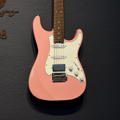 Guitarra EART Rosa HSS + Pinheiro Pickups Mateus Asato Style + Peacemaker