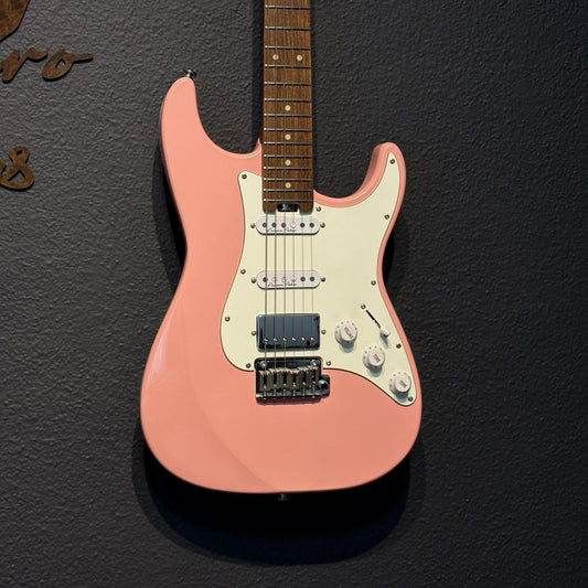 Guitarra EART Rosa HSS + Pinheiro Pickups Mateus Asato Style + Peacemaker