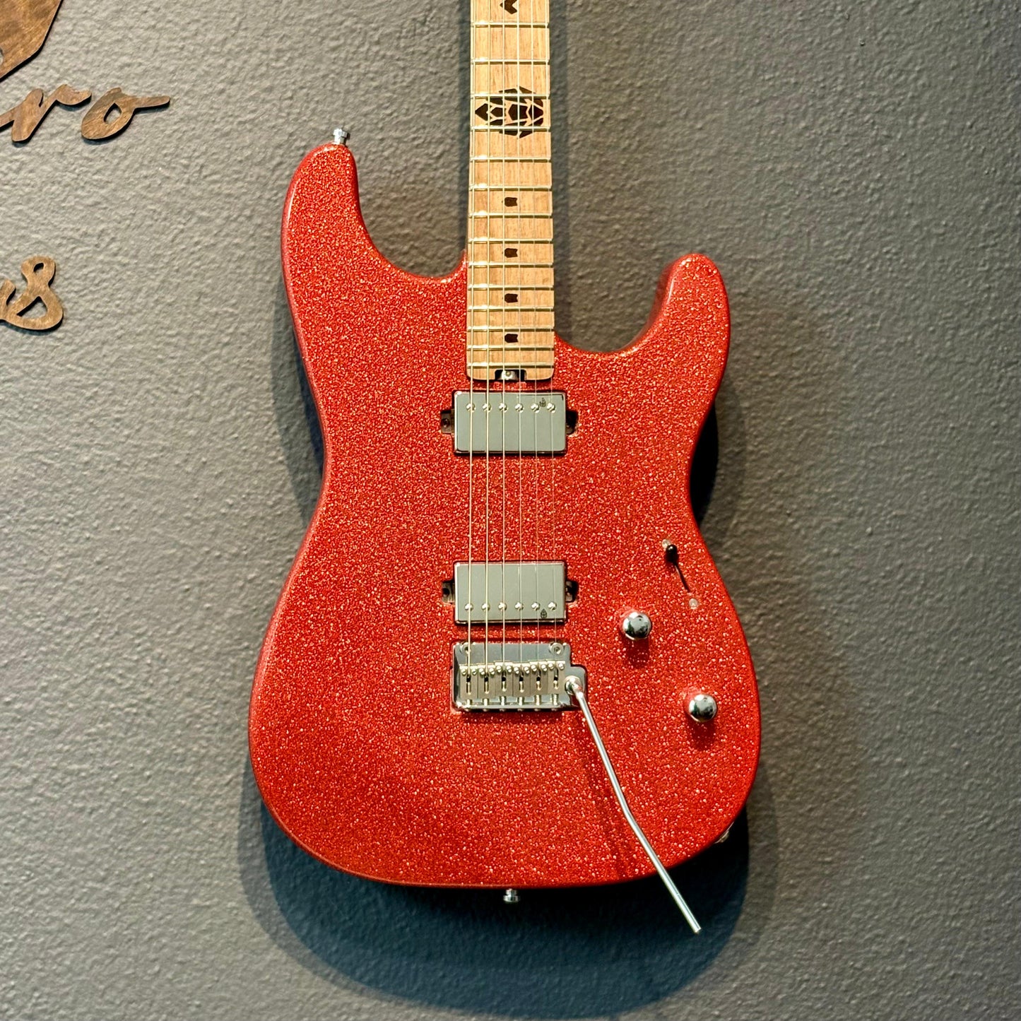 Guitarra Super Strato Glam Red Sparkle – Pinheiro Guitars