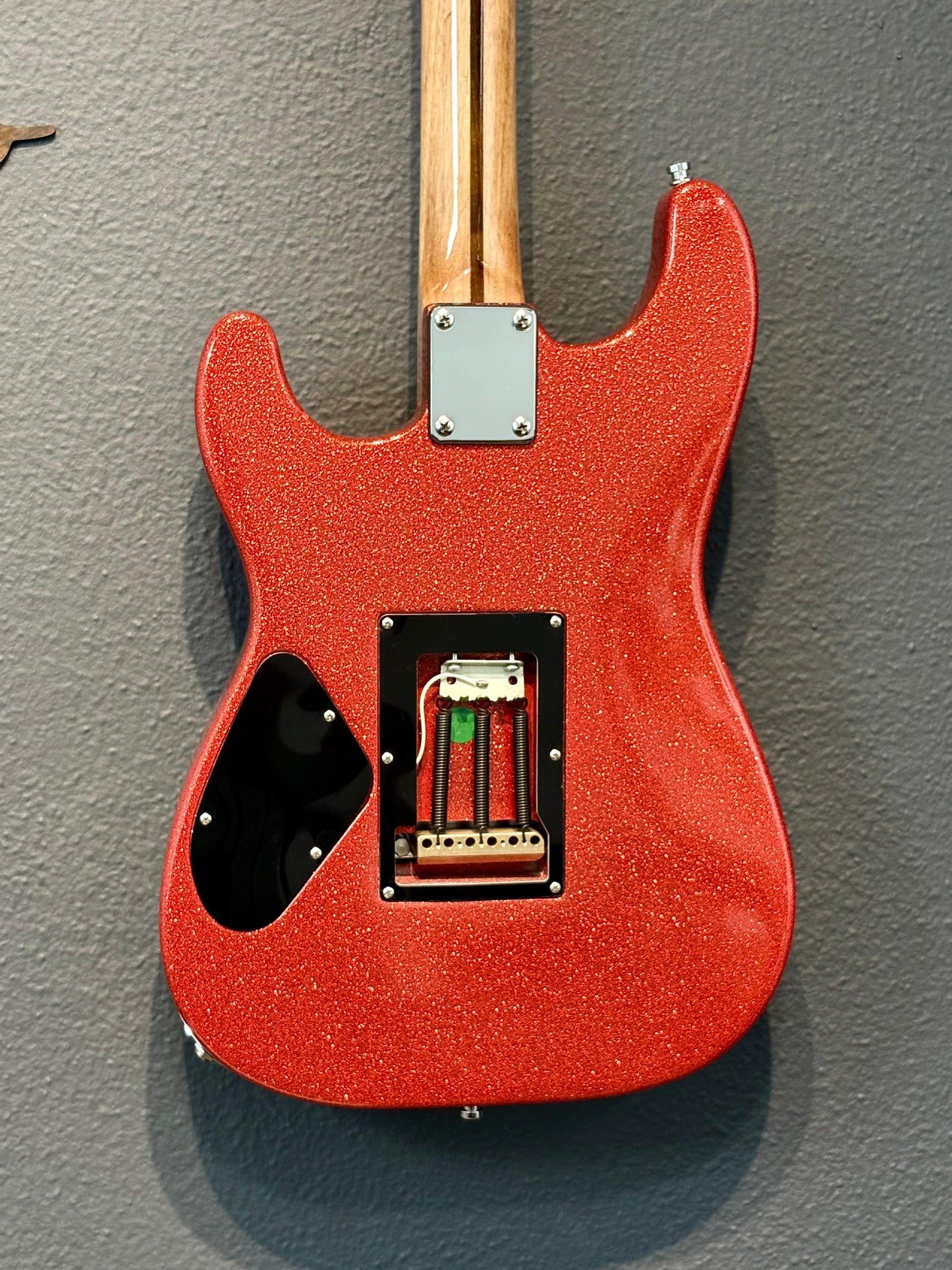 Guitarra Super Strato Glam Red Sparkle – Pinheiro Guitars
